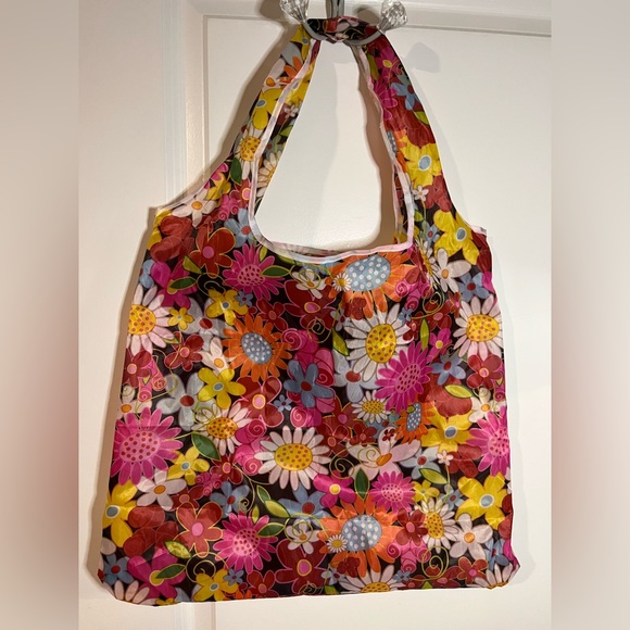 Polyester Large Foldable Portable Shopping Bag / Large Capacity Tote Bag Flowers - Picture 2 of 8